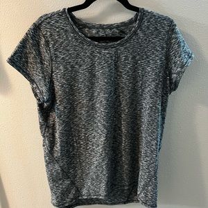 Lululemon tshirt
